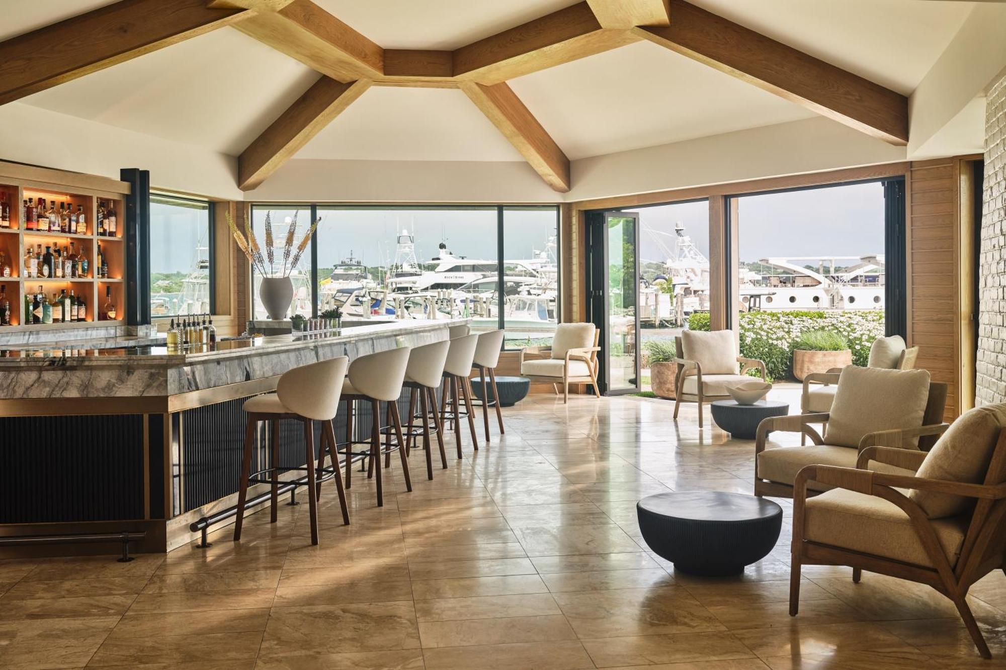 Yacht Club Resort 4*